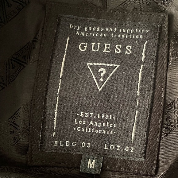 Black Sport Coat with Notch Lapel and Solid Design - Picture 5 of 6